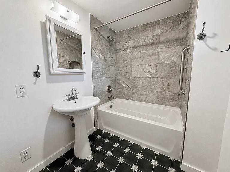 406 S Signal St #A — Photo 24