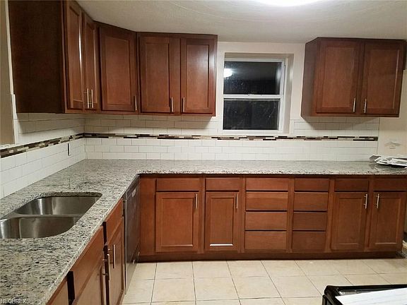 5th image of 48745 Bloomfield Ave