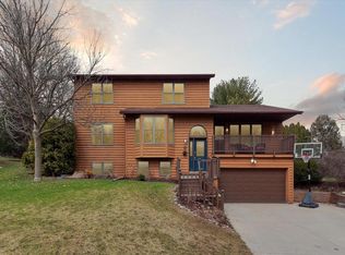 9 Woodglen Ct, Madison, WI 53716
