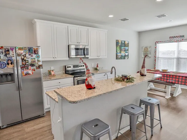 6011 Macdona Rdg — Photo 4