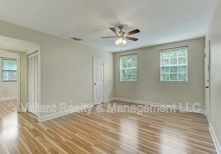 2358 Herschel St #3 — Photo 7