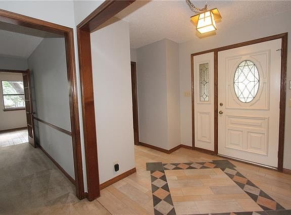3rd image of 4817 Twin Valley Dr