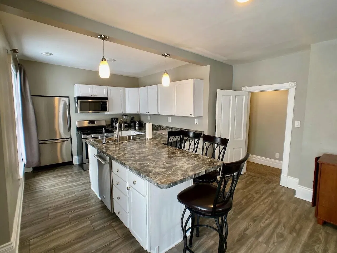 2 bed, 1400 sqft, $955 — Photo 3