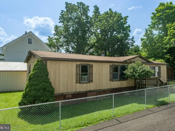 145 Walnut St, Friendsville, MD 21531