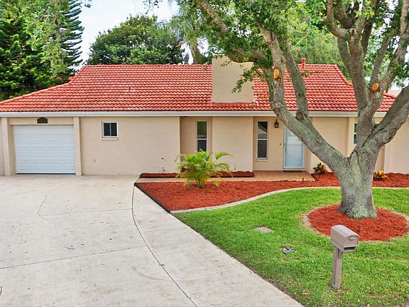3rd image of 615 Marbella Pl