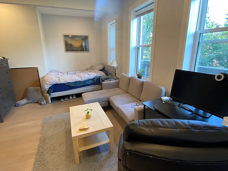 104 Queensberry St #4 — Photo 8