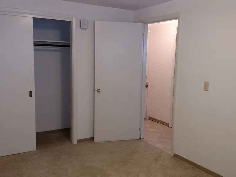 State Street Apartments — Photo 21