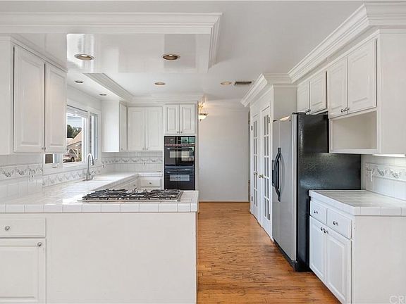 4th image of 23649 Califa St