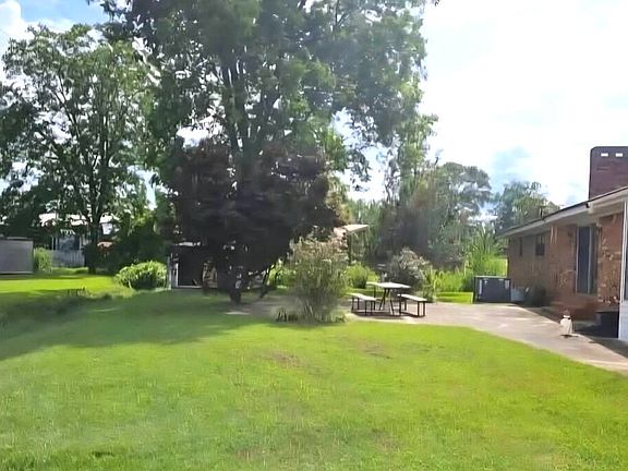 4th image of 1562 State Highway 30 E