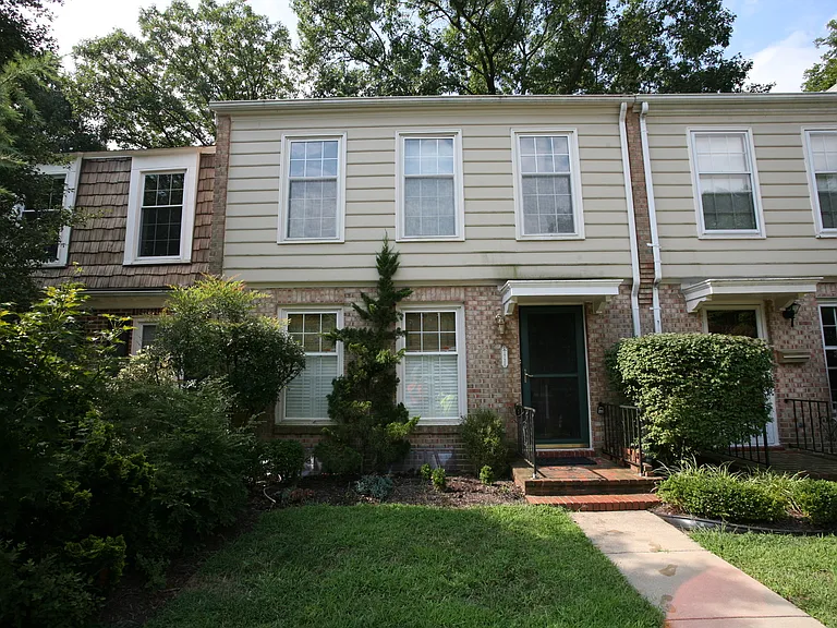 1724 Dana St — Photo 1