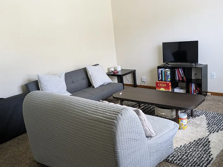 408 Blake Anthony Dr #B — Photo 2