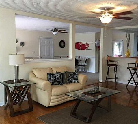 4th image of 1009 Lyndon Cir