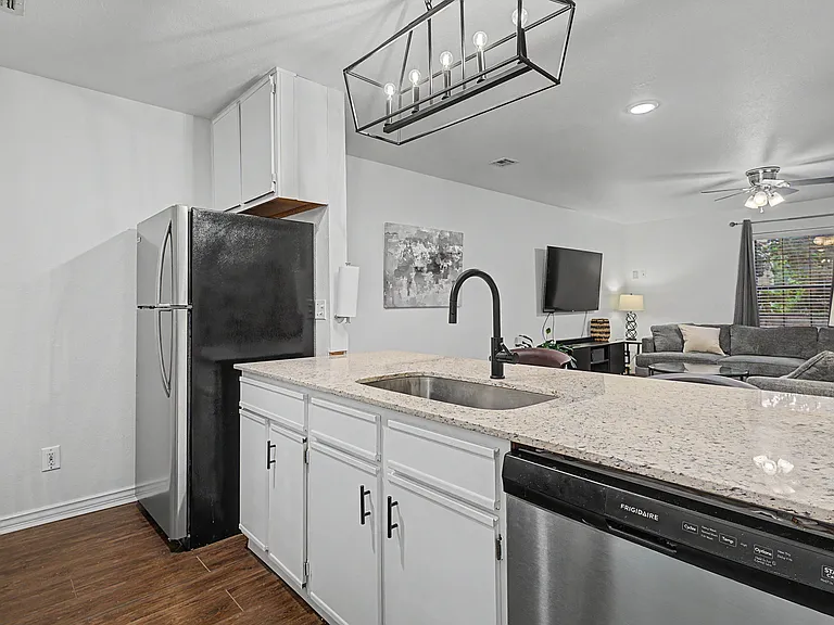 49 Holly Dr #B — Photo 5