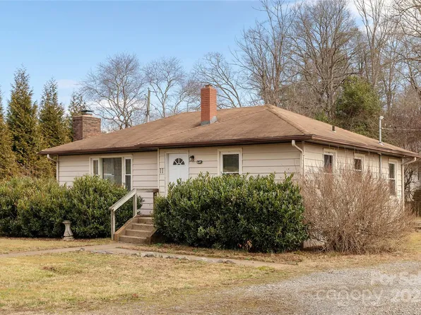 11 Pine Cir, Black Mountain, NC 28711