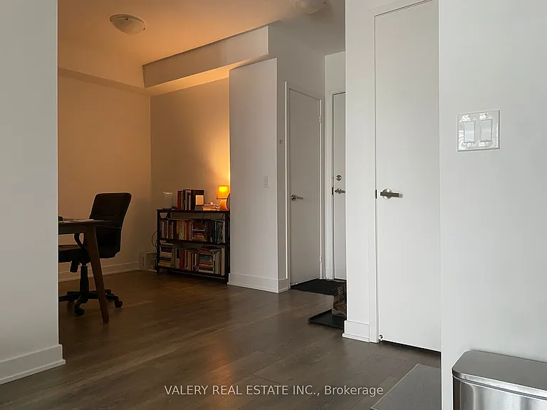 195 Redpath Ave #2205 — Photo 11