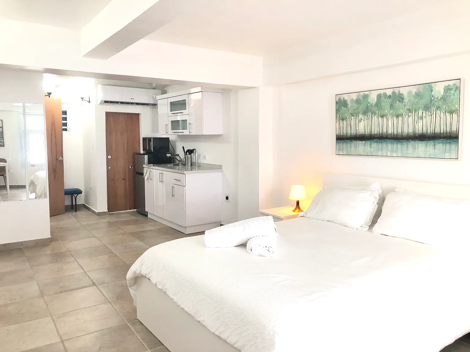 1 bed, 650 sqft, $1,300 — Photo 2