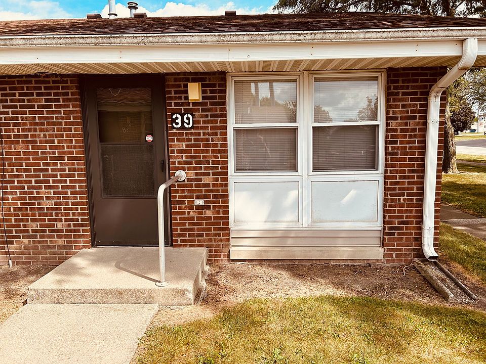 1st image of 408 E Maple St #39