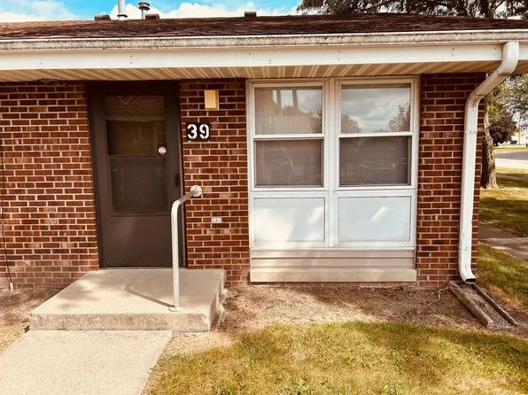 408 E Maple St, Chatsworth, IL
