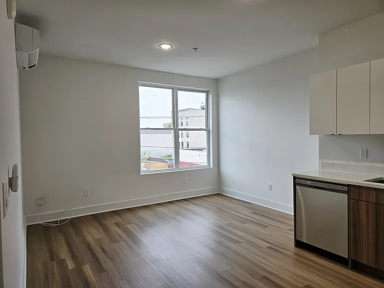 30 McAdoo Ave #305 — Photo 6