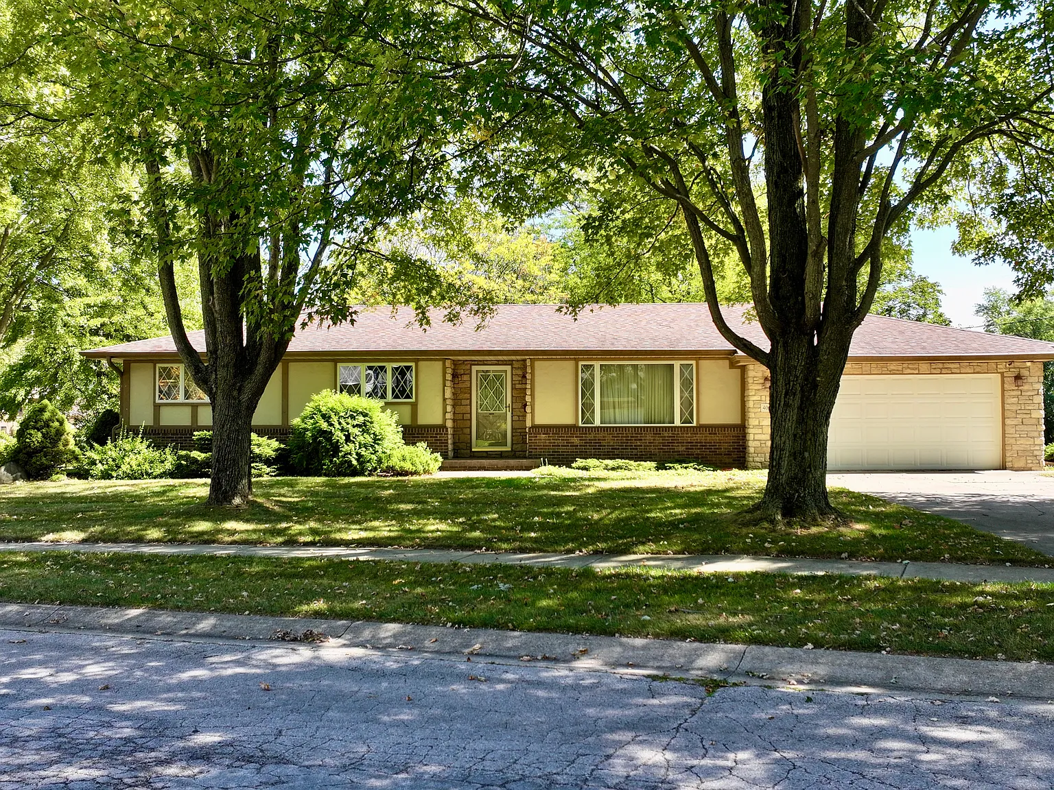 400 Hickory Ln — Photo 4