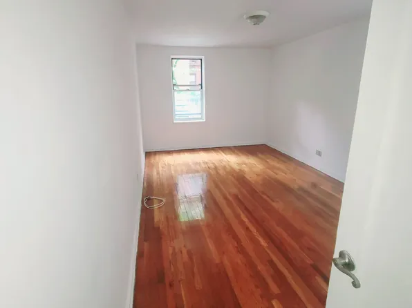 67-12 Yellowstone Boulevard image 8 of 14