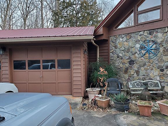 2 car garage 