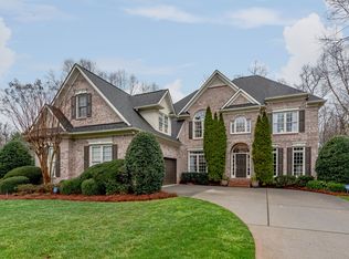 11203 Creek Pointe Dr, Matthews, NC 28105