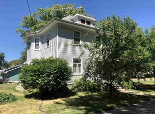 220 E 7th St, Freeman, SD 57029