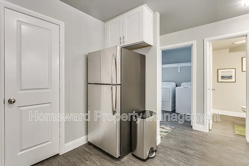 3 bed, 2.5 bath, 1811 sqft, $1,950 — Photo 3