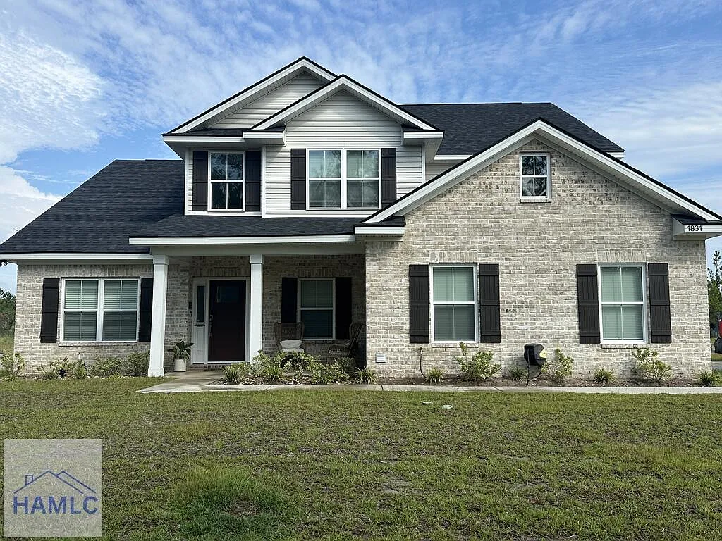 5 bed, 3.0 bath, 3026 sqft, $3,000 — Photo 1