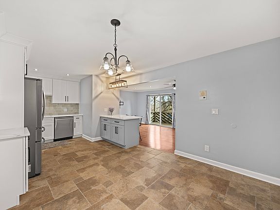 5th image of 20224 S Frankfort Square Rd APT G