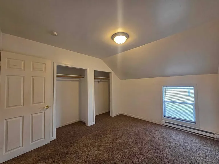 227 S Chelan Ave — Photo 3