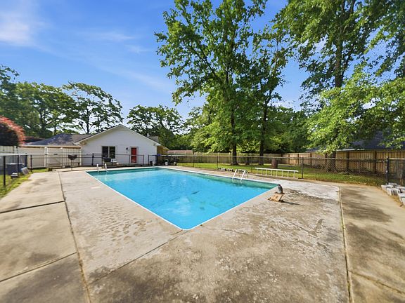 2nd image of 2133 Balmoral Ct
