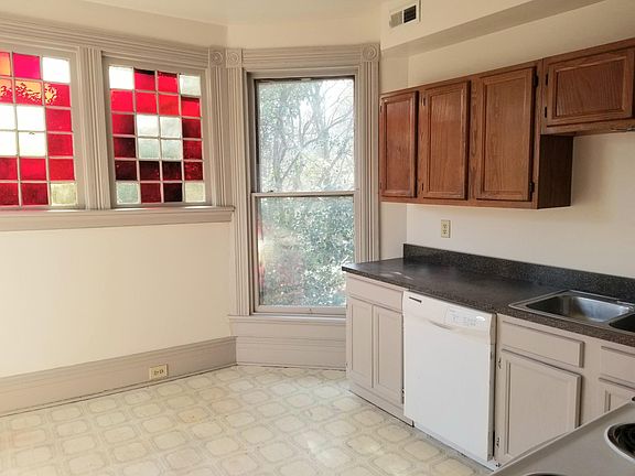3rd image of 400 S Cherry St APT 2