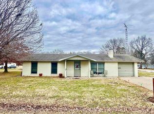 1103 Oliver St, Benton, IL 62812