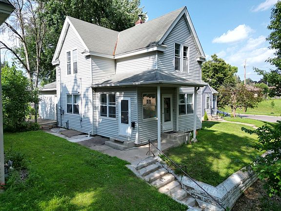 2nd image of 1651 4th St E