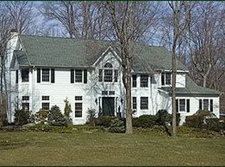 15 Benjamin Trl, Pennington, NJ 08534