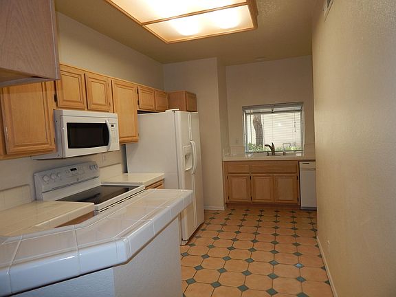 3rd image of 5792 Oak Bend Ln Unit 107