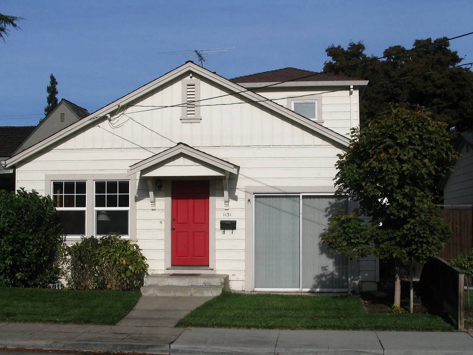 1131 Dean Ave photo 1