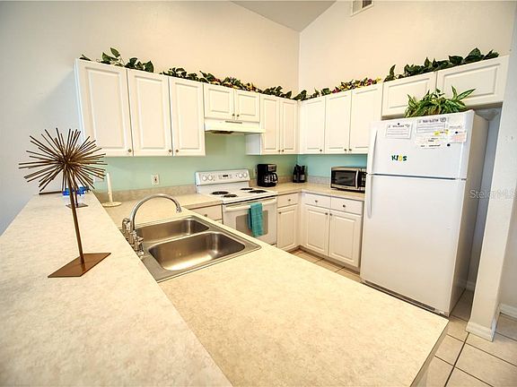 4th image of 4819 Cumbrian Lakes Dr