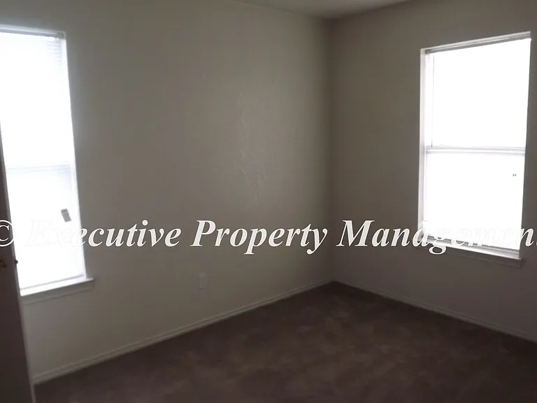 119 North Dr — Photo 5