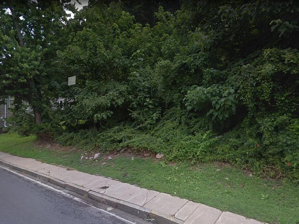 2nd image of 190 N Main St