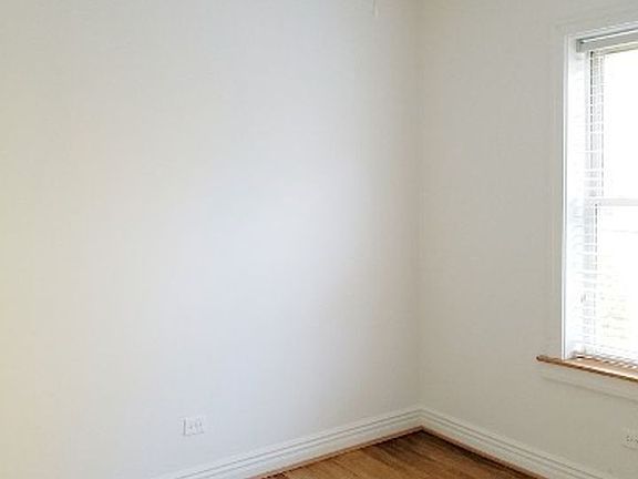 2nd image of 2024 W Foster Ave #3A
