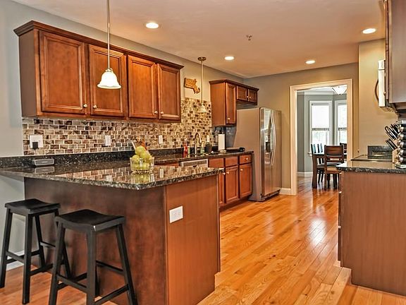 4th image of 101 Washington St #2