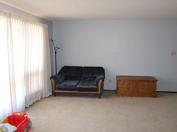 3rd image of 1828 Debray Dr