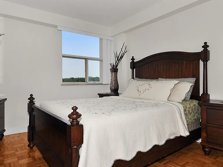1286 Islington Ave — Photo 11