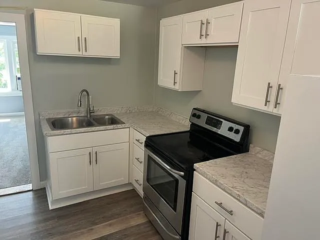 1 bed, 900 sqft, $1,295 — Photo 3