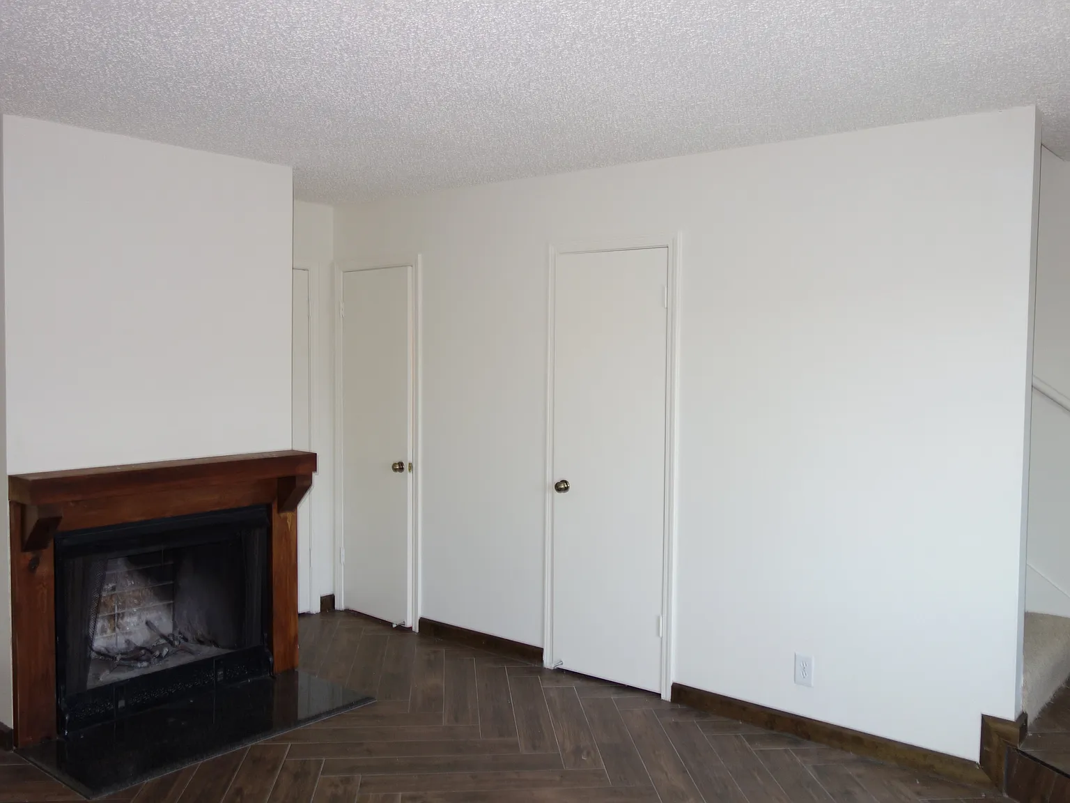 2 bed, 1.5 bath, 1000 sqft, $1,200 — Photo 3