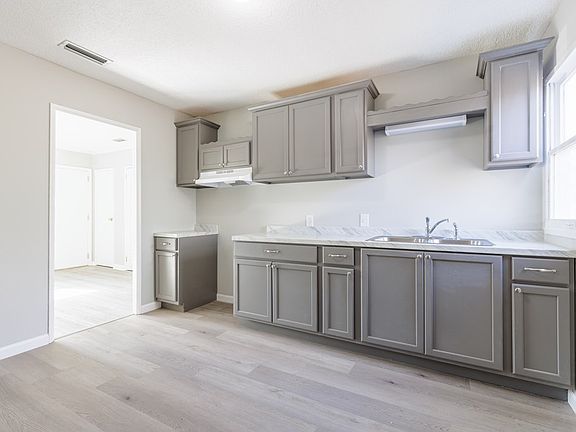 5th image of 602 Pinetree Rd