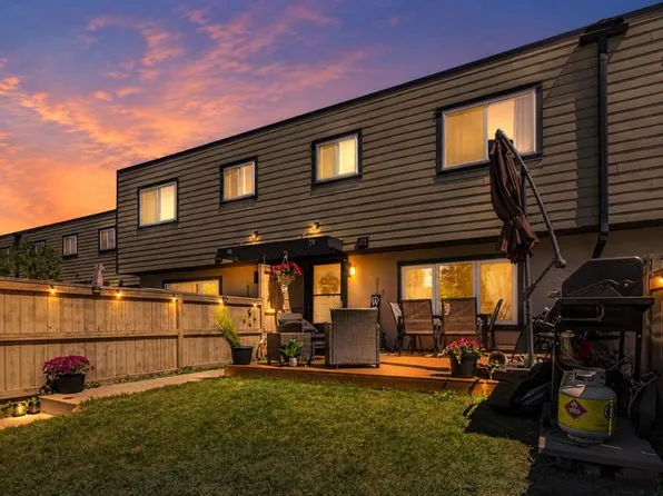 3809 W 45th St SW #79, Calgary, AB T3E 3H4